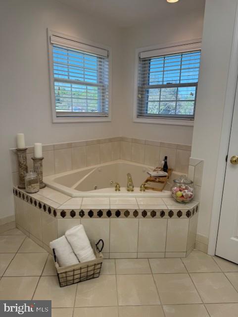 5265 BEAR HOLLOW LN, AMISSVILLE, Virginia 20106, 4 Bedrooms Bedrooms, ,2 BathroomsBathrooms,Residential,5265 BEAR HOLLOW LN,VACU2013270 MLS # VACU2013270