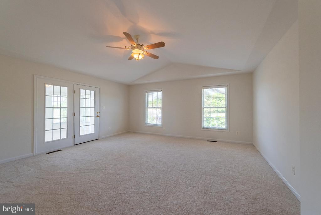 5265 BEAR HOLLOW LN, AMISSVILLE, Virginia 20106, 4 Bedrooms Bedrooms, ,2 BathroomsBathrooms,Residential,5265 BEAR HOLLOW LN,VACU2013270 MLS # VACU2013270
