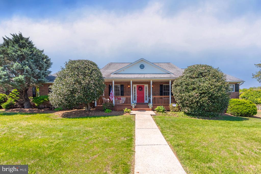 5265 BEAR HOLLOW LN, AMISSVILLE, Virginia 20106, 4 Bedrooms Bedrooms, ,2 BathroomsBathrooms,Residential,5265 BEAR HOLLOW LN,VACU2013270 MLS # VACU2013270