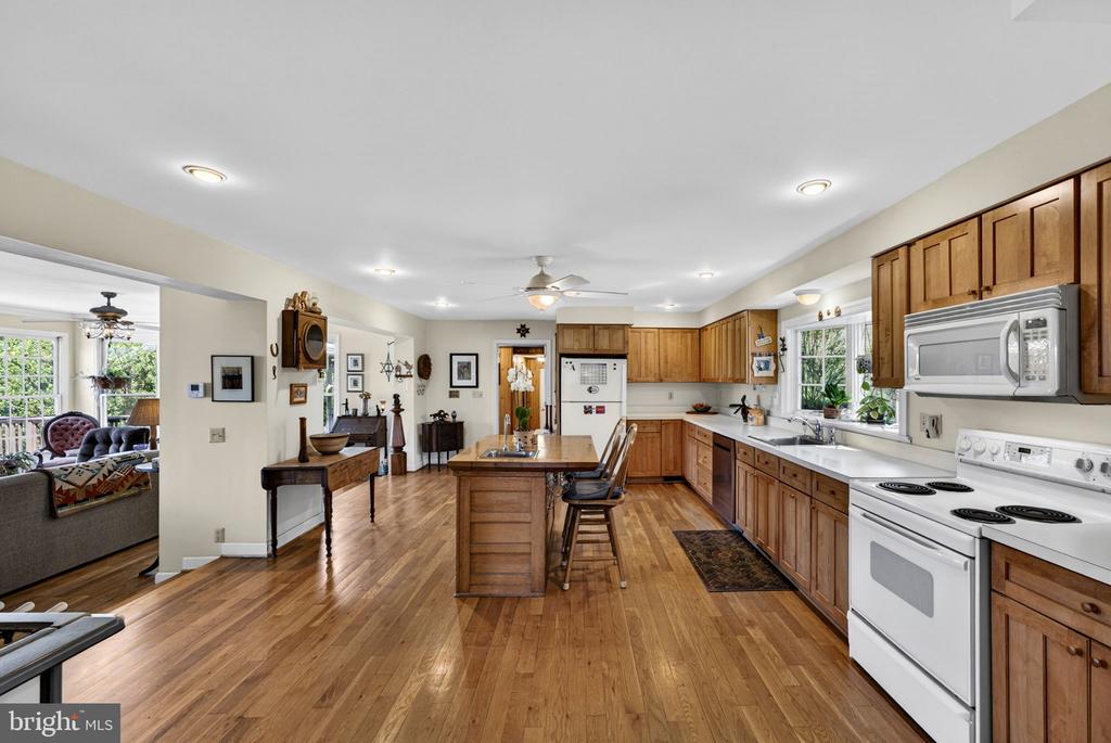 9529 SPERRYVILLE PIKE, CULPEPER, Virginia 22701, 5 Bedrooms Bedrooms, ,4 BathroomsBathrooms,Residential,9529 SPERRYVILLE PIKE,VACU2013534 MLS # VACU2013534