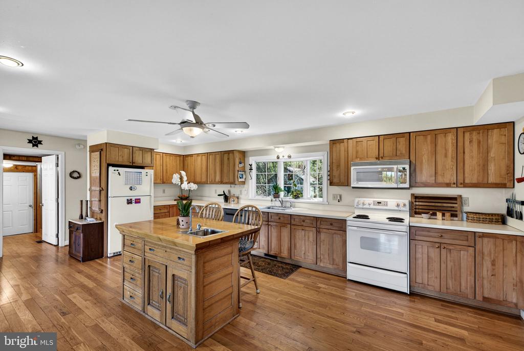 9529 SPERRYVILLE PIKE, CULPEPER, Virginia 22701, 5 Bedrooms Bedrooms, ,4 BathroomsBathrooms,Residential,9529 SPERRYVILLE PIKE,VACU2013534 MLS # VACU2013534