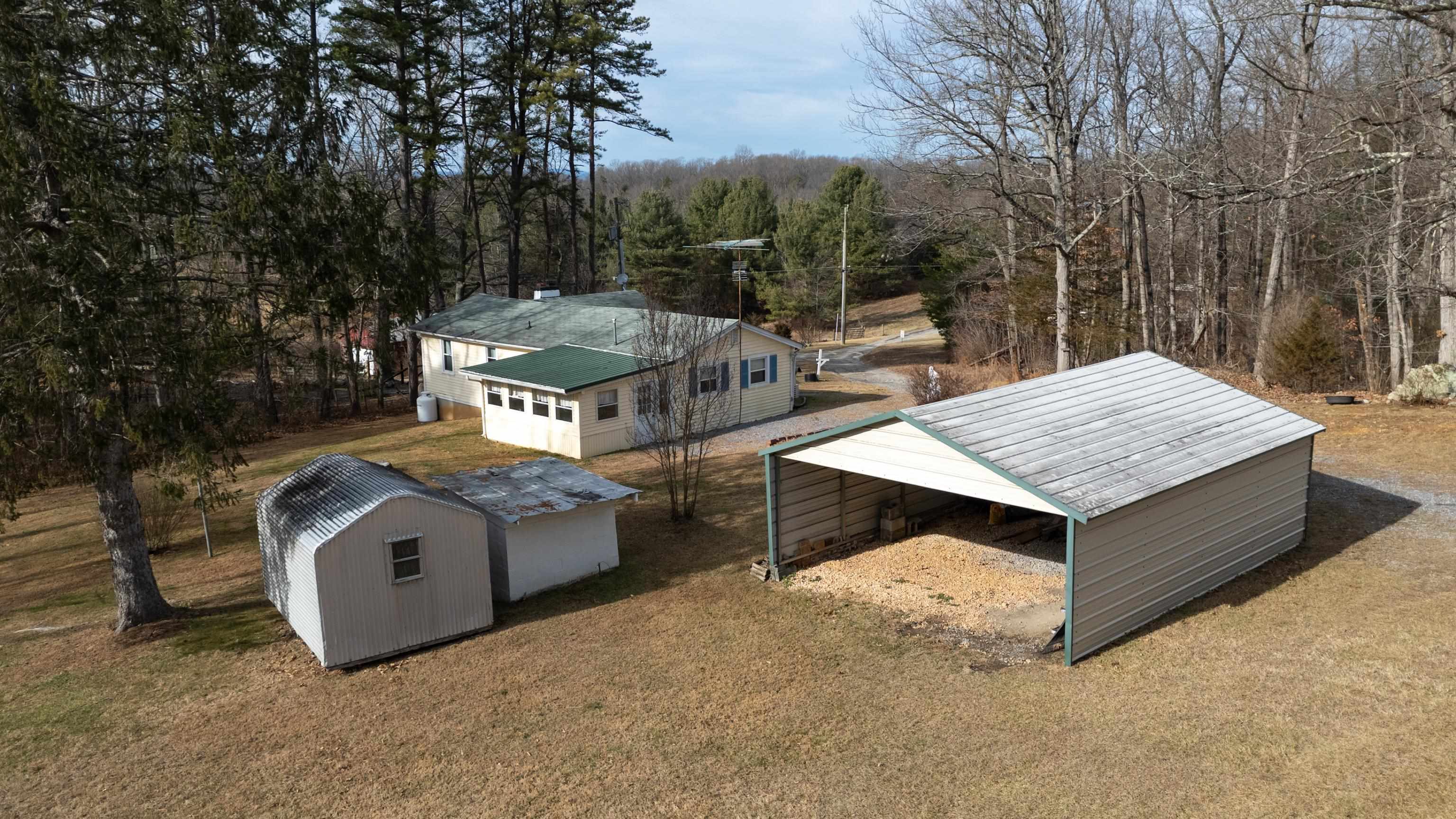 77 HIDDEN ACRES TRL, WAYNESBORO, Virginia 22980, 3 Bedrooms Bedrooms, ,1 BathroomBathrooms,Residential,77 HIDDEN ACRES TRL,672529 MLS # 672529