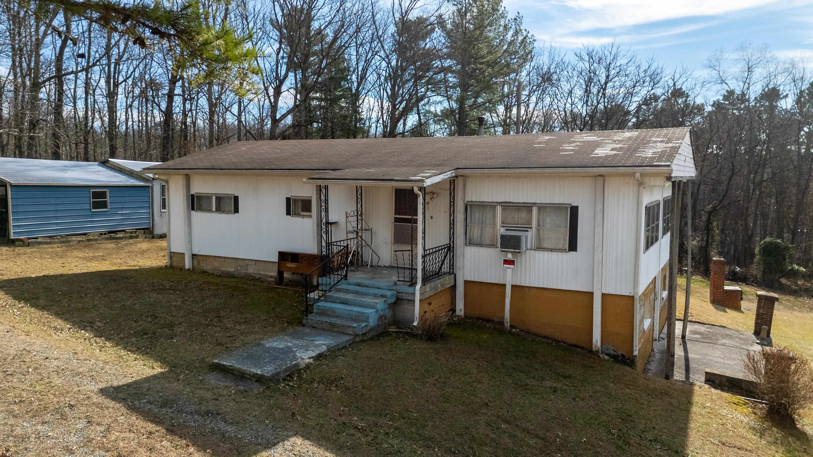 77 HIDDEN ACRES TRL, WAYNESBORO, Virginia 22980, 3 Bedrooms Bedrooms, ,1 BathroomBathrooms,Residential,77 HIDDEN ACRES TRL,672529 MLS # 672529
