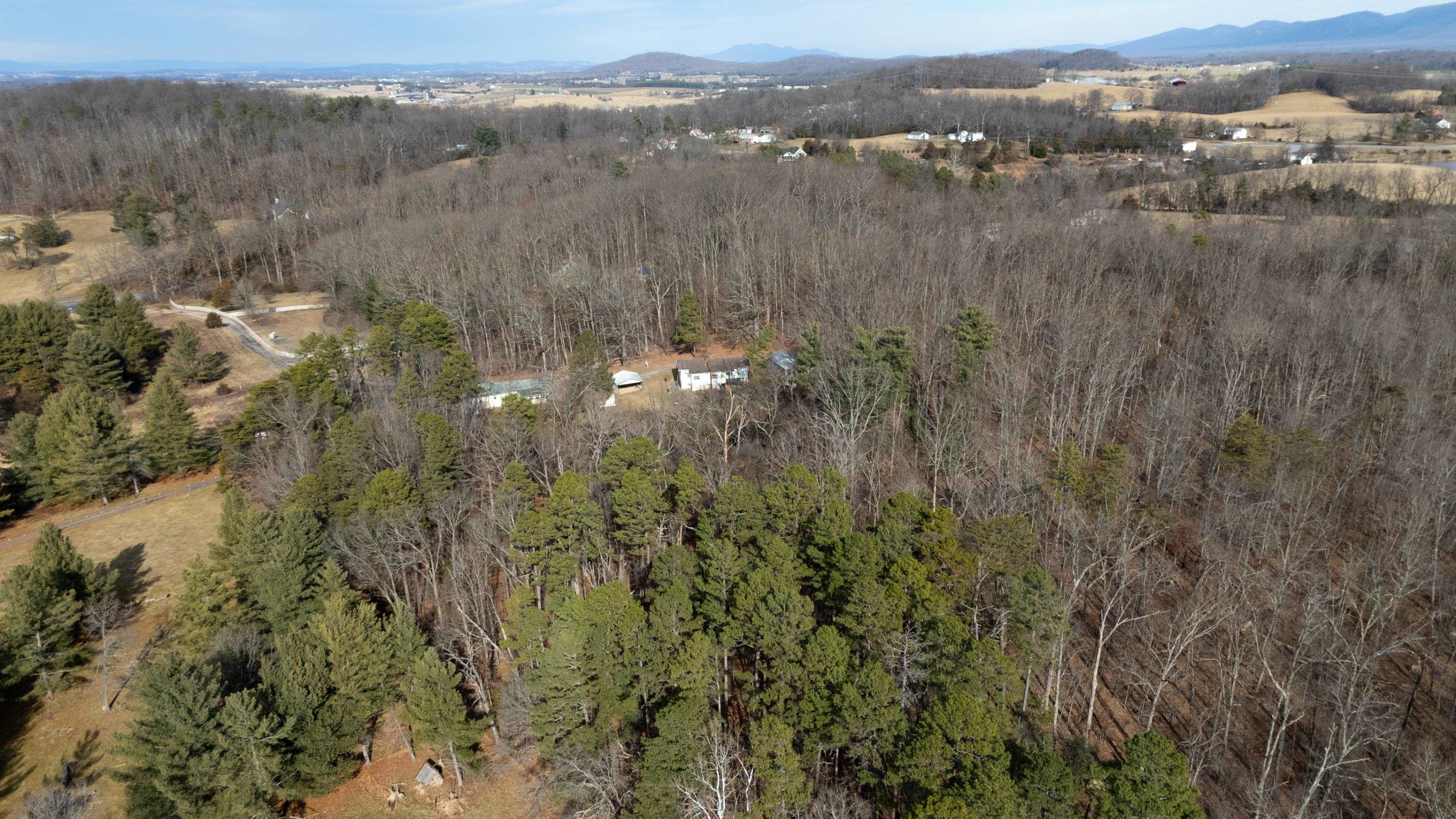77 HIDDEN ACRES TRL, WAYNESBORO, Virginia 22980, 3 Bedrooms Bedrooms, ,1 BathroomBathrooms,Residential,77 HIDDEN ACRES TRL,672529 MLS # 672529