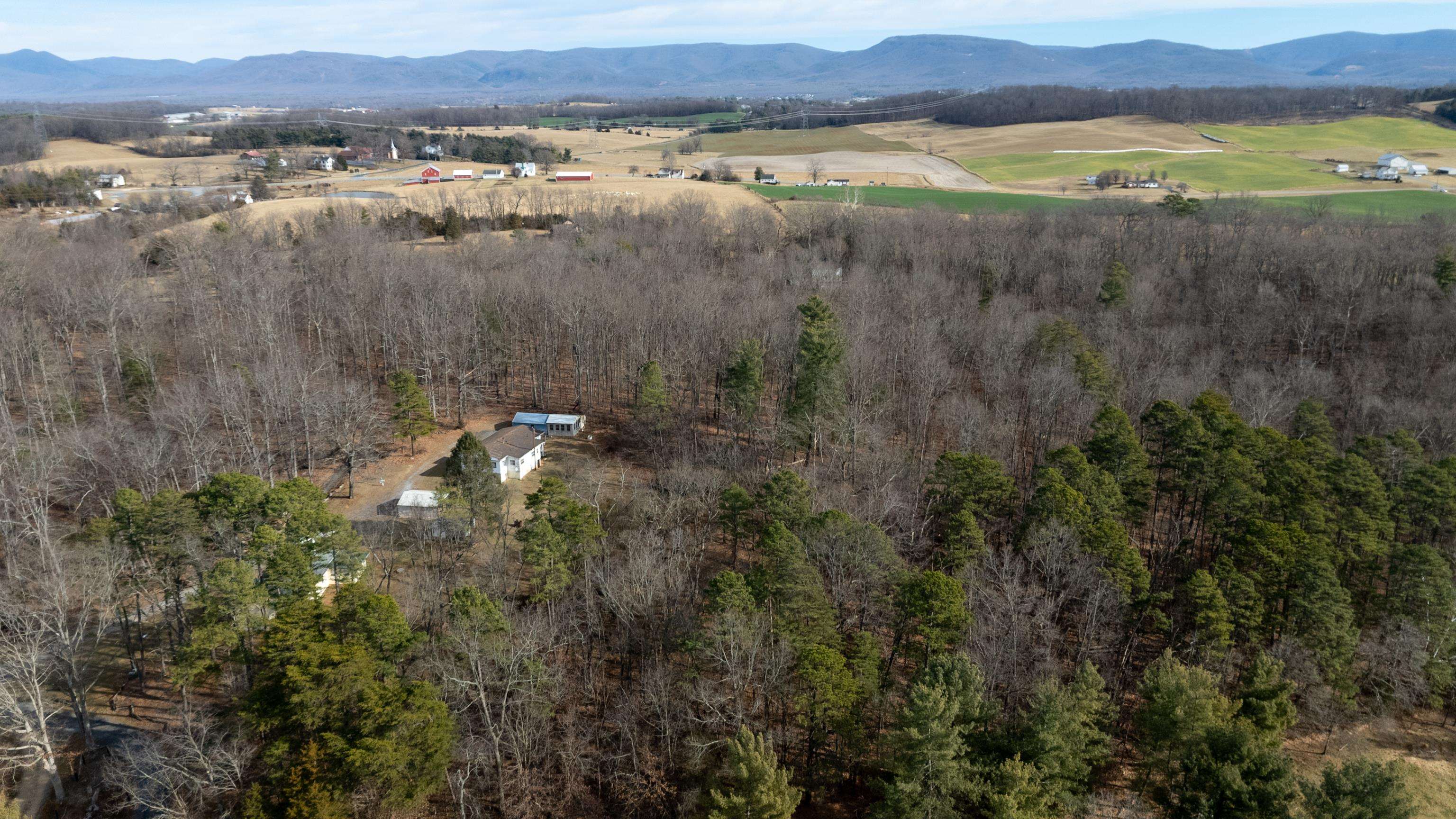 77 HIDDEN ACRES TRL, WAYNESBORO, Virginia 22980, 3 Bedrooms Bedrooms, ,1 BathroomBathrooms,Residential,77 HIDDEN ACRES TRL,672529 MLS # 672529
