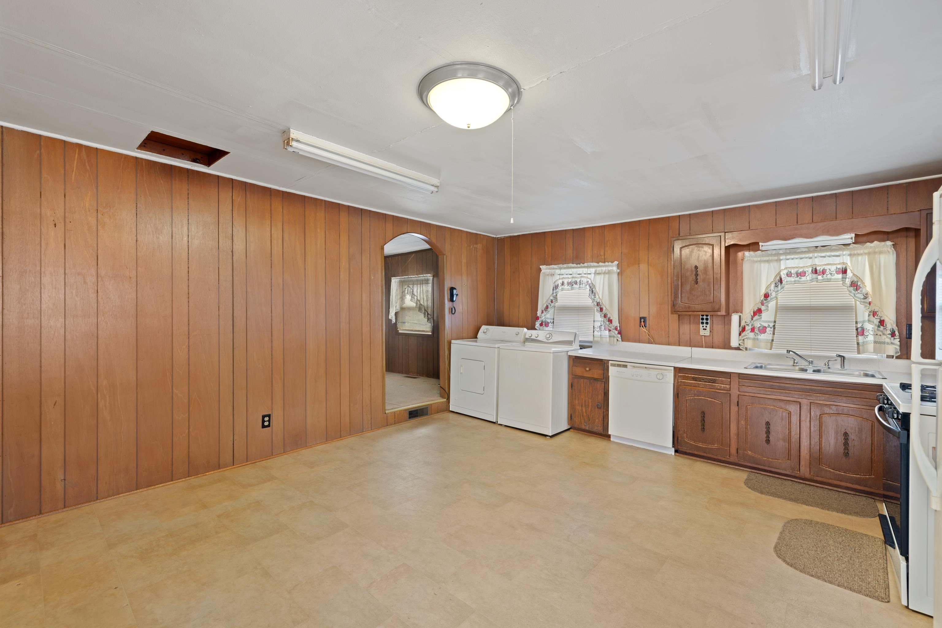 77 HIDDEN ACRES TRL, WAYNESBORO, Virginia 22980, 3 Bedrooms Bedrooms, ,1 BathroomBathrooms,Residential,77 HIDDEN ACRES TRL,672529 MLS # 672529