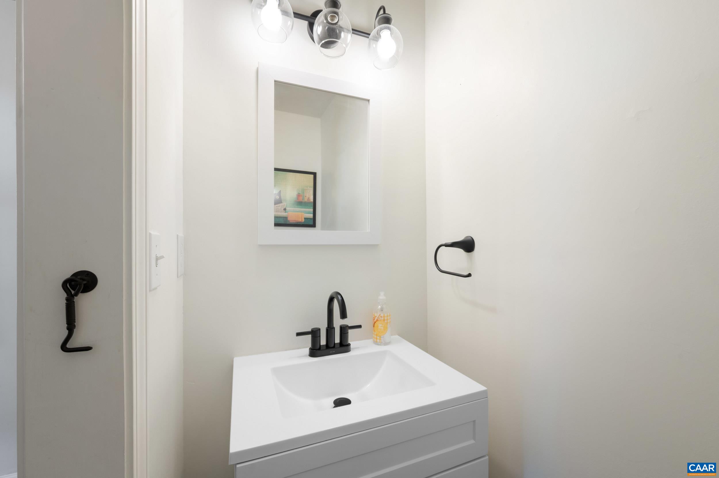 105 HARTMANS MILL RD, CHARLOTTESVILLE, Virginia 22902, 3 Bedrooms Bedrooms, ,1 BathroomBathrooms,Residential,105 HARTMANS MILL RD,676765 MLS # 676765