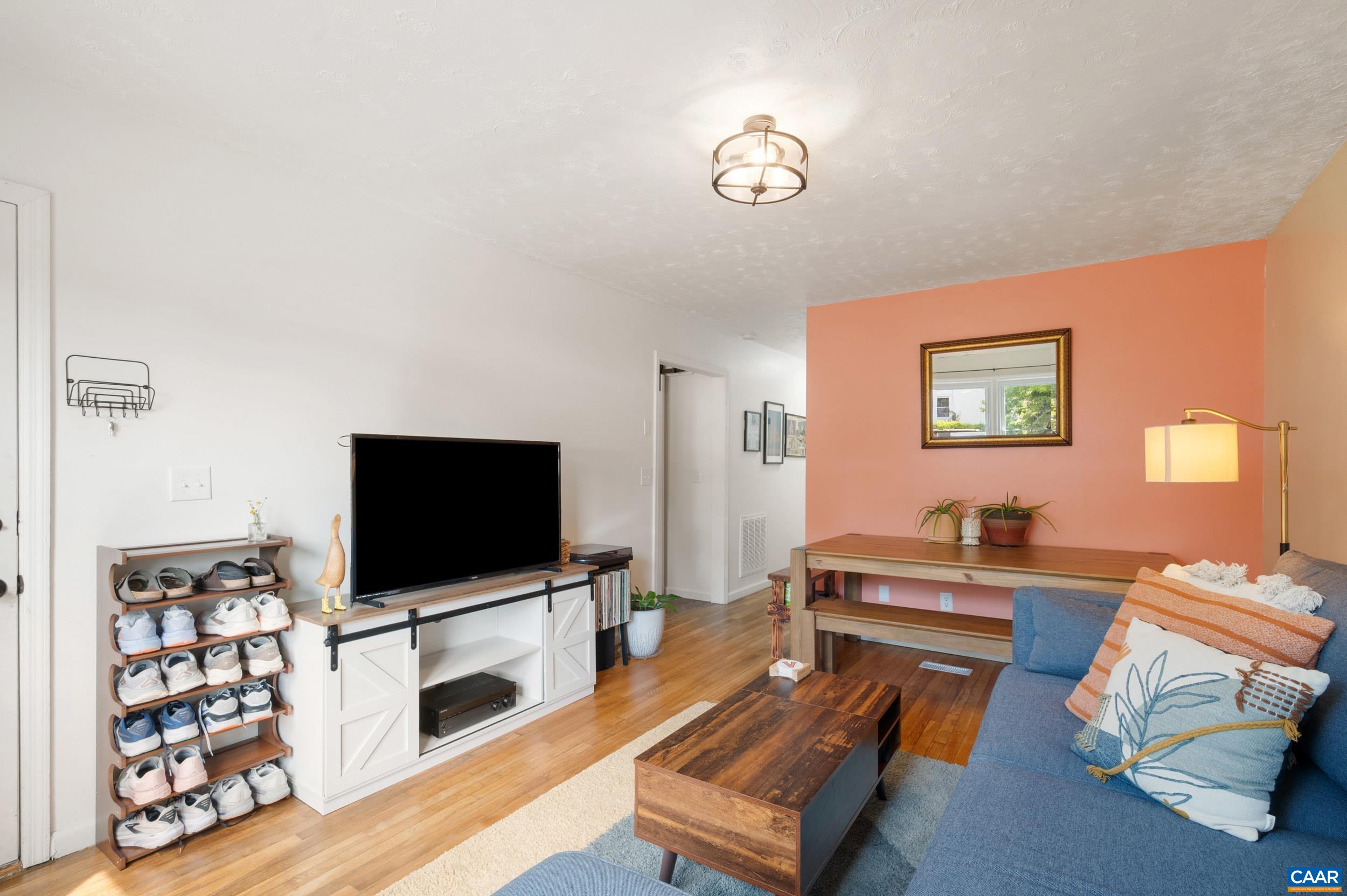 105 HARTMANS MILL RD, CHARLOTTESVILLE, Virginia 22902, 3 Bedrooms Bedrooms, ,1 BathroomBathrooms,Residential,105 HARTMANS MILL RD,676765 MLS # 676765
