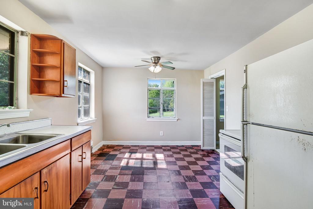 8083 FRYTOWN RD, WARRENTON, Virginia 20187, 2 Bedrooms Bedrooms, ,1 BathroomBathrooms,Residential,8083 FRYTOWN RD,VAFQ2021186 MLS # VAFQ2021186