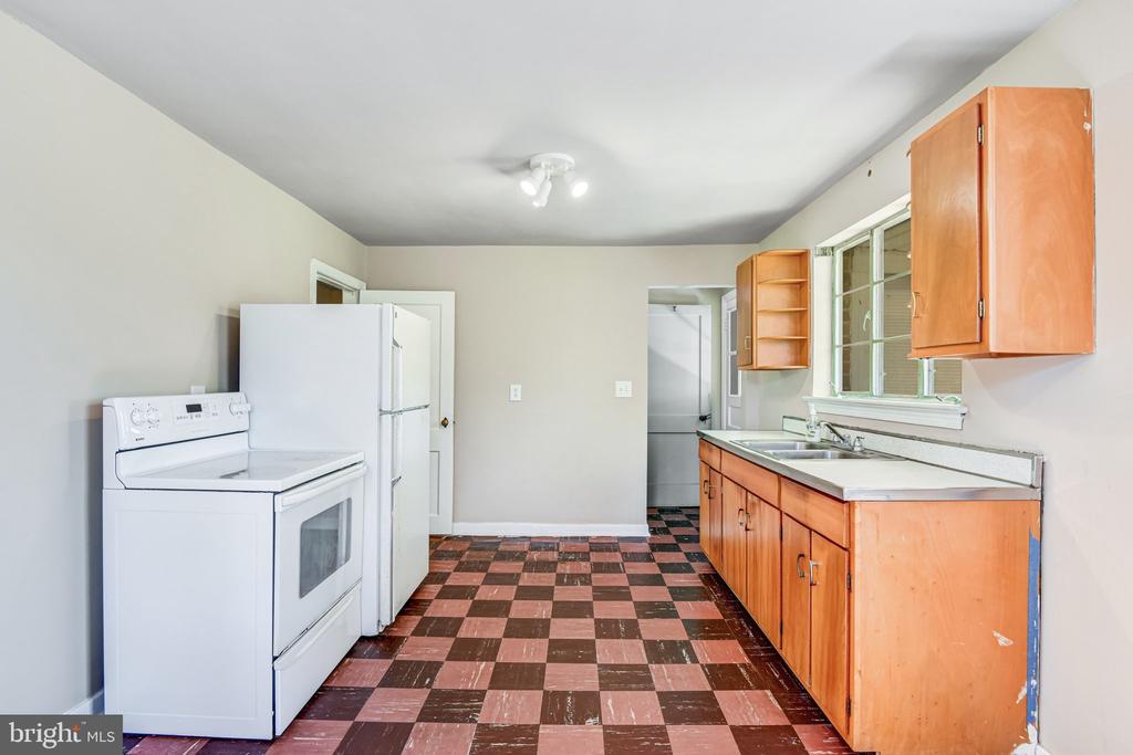 8083 FRYTOWN RD, WARRENTON, Virginia 20187, 2 Bedrooms Bedrooms, ,1 BathroomBathrooms,Residential,8083 FRYTOWN RD,VAFQ2021186 MLS # VAFQ2021186