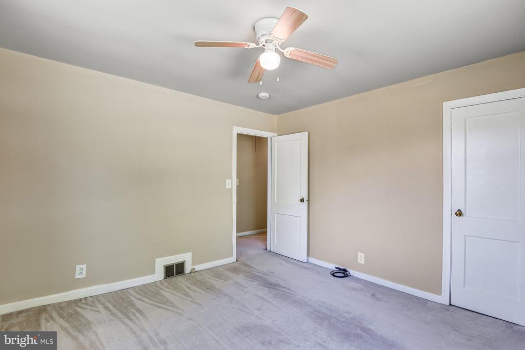 8083 FRYTOWN RD, WARRENTON, Virginia 20187, 2 Bedrooms Bedrooms, ,1 BathroomBathrooms,Residential,8083 FRYTOWN RD,VAFQ2021186 MLS # VAFQ2021186