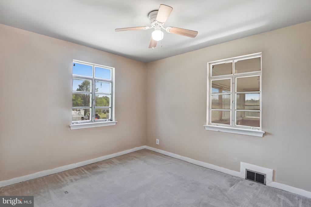 8083 FRYTOWN RD, WARRENTON, Virginia 20187, 2 Bedrooms Bedrooms, ,1 BathroomBathrooms,Residential,8083 FRYTOWN RD,VAFQ2021186 MLS # VAFQ2021186