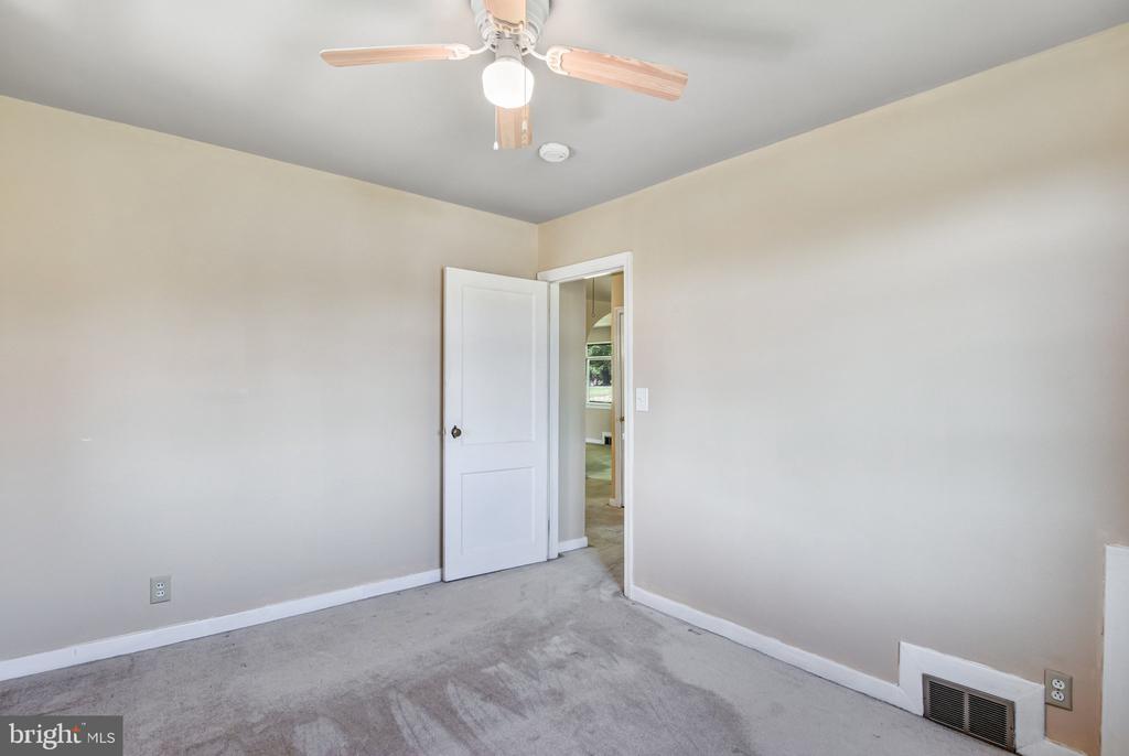 8083 FRYTOWN RD, WARRENTON, Virginia 20187, 2 Bedrooms Bedrooms, ,1 BathroomBathrooms,Residential,8083 FRYTOWN RD,VAFQ2021186 MLS # VAFQ2021186