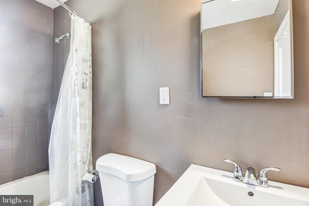 8083 FRYTOWN RD, WARRENTON, Virginia 20187, 2 Bedrooms Bedrooms, ,1 BathroomBathrooms,Residential,8083 FRYTOWN RD,VAFQ2021186 MLS # VAFQ2021186