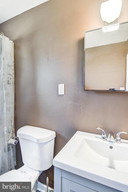 8083 FRYTOWN RD, WARRENTON, Virginia 20187, 2 Bedrooms Bedrooms, ,1 BathroomBathrooms,Residential,8083 FRYTOWN RD,VAFQ2021186 MLS # VAFQ2021186