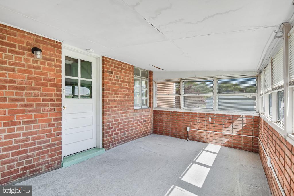 8083 FRYTOWN RD, WARRENTON, Virginia 20187, 2 Bedrooms Bedrooms, ,1 BathroomBathrooms,Residential,8083 FRYTOWN RD,VAFQ2021186 MLS # VAFQ2021186