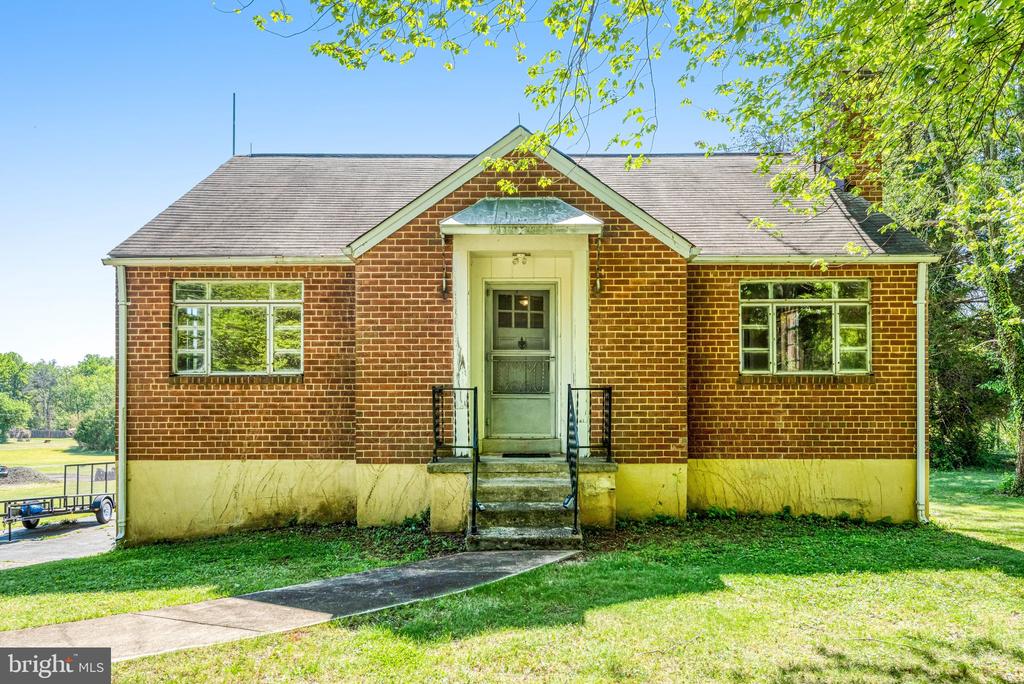 8083 FRYTOWN RD, WARRENTON, Virginia 20187, 2 Bedrooms Bedrooms, ,1 BathroomBathrooms,Residential,8083 FRYTOWN RD,VAFQ2021186 MLS # VAFQ2021186