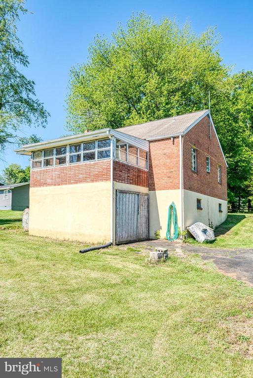 8083 FRYTOWN RD, WARRENTON, Virginia 20187, 2 Bedrooms Bedrooms, ,1 BathroomBathrooms,Residential,8083 FRYTOWN RD,VAFQ2021186 MLS # VAFQ2021186