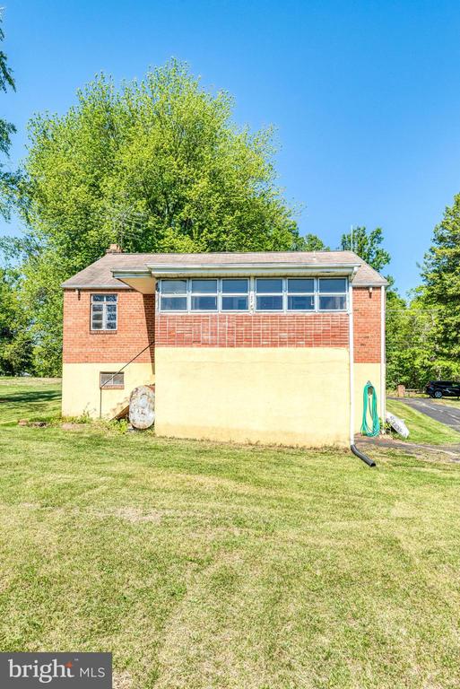 8083 FRYTOWN RD, WARRENTON, Virginia 20187, 2 Bedrooms Bedrooms, ,1 BathroomBathrooms,Residential,8083 FRYTOWN RD,VAFQ2021186 MLS # VAFQ2021186