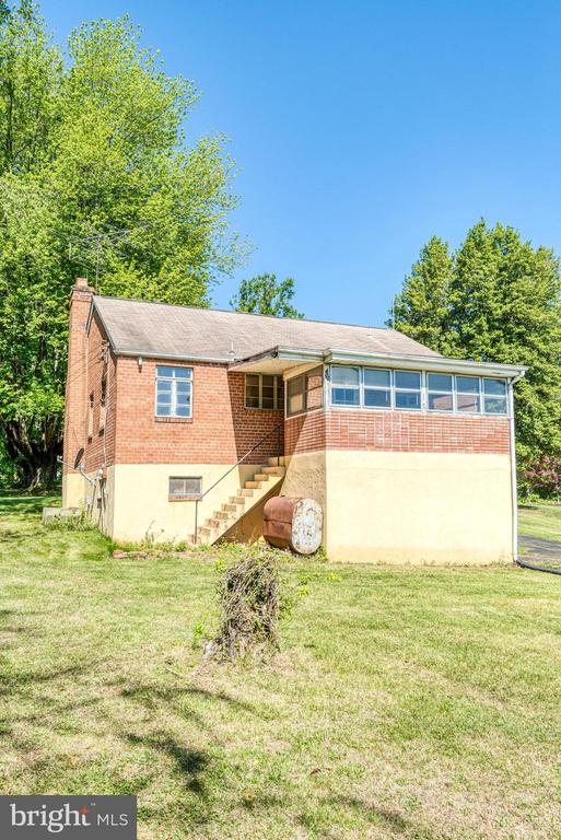 8083 FRYTOWN RD, WARRENTON, Virginia 20187, 2 Bedrooms Bedrooms, ,1 BathroomBathrooms,Residential,8083 FRYTOWN RD,VAFQ2021186 MLS # VAFQ2021186