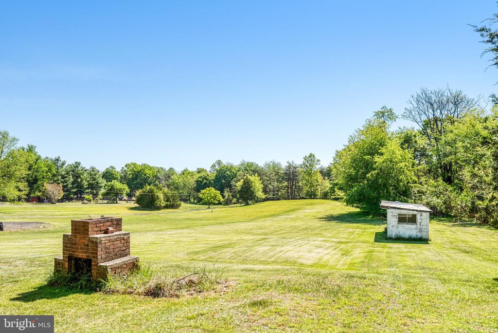 8083 FRYTOWN RD, WARRENTON, Virginia 20187, 2 Bedrooms Bedrooms, ,1 BathroomBathrooms,Residential,8083 FRYTOWN RD,VAFQ2021186 MLS # VAFQ2021186
