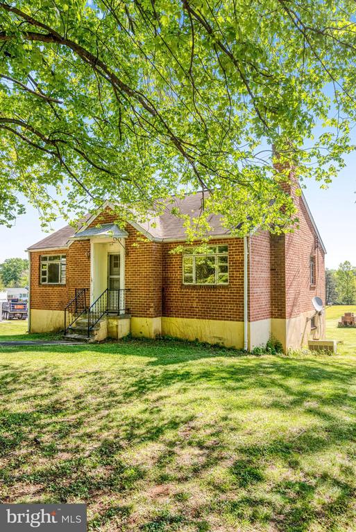 8083 FRYTOWN RD, WARRENTON, Virginia 20187, 2 Bedrooms Bedrooms, ,1 BathroomBathrooms,Residential,8083 FRYTOWN RD,VAFQ2021186 MLS # VAFQ2021186