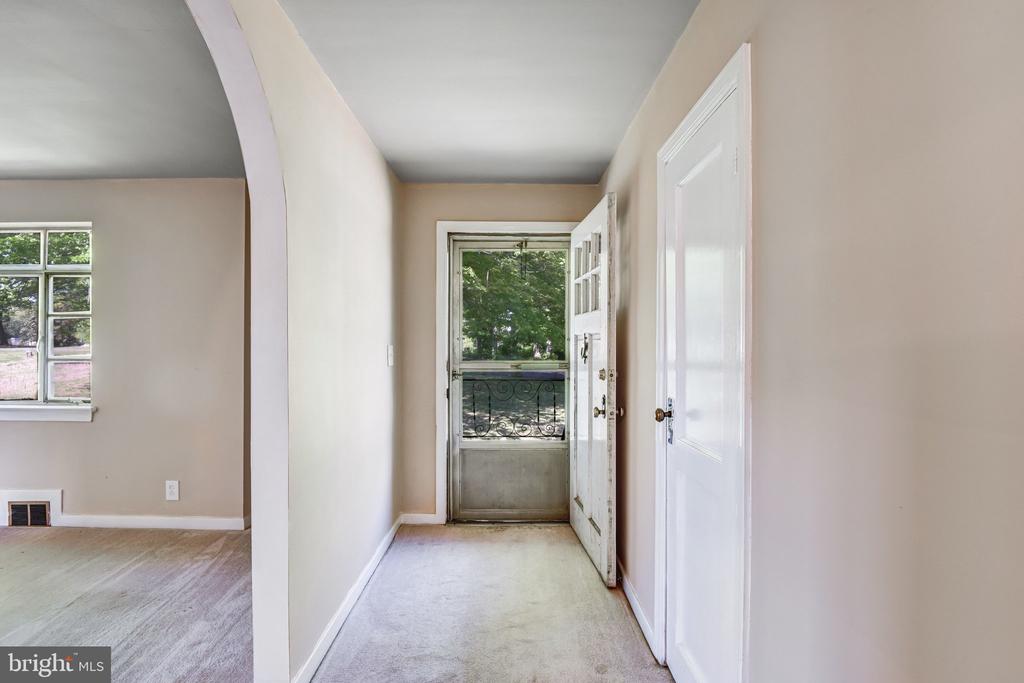 8083 FRYTOWN RD, WARRENTON, Virginia 20187, 2 Bedrooms Bedrooms, ,1 BathroomBathrooms,Residential,8083 FRYTOWN RD,VAFQ2021186 MLS # VAFQ2021186