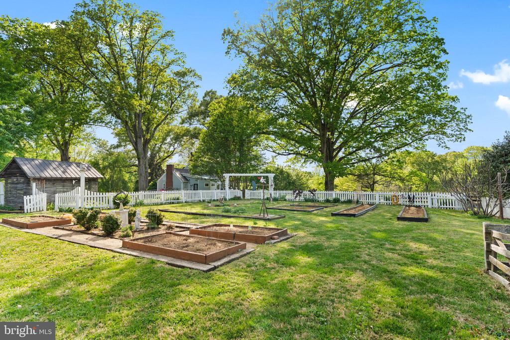 324 N BLUE RIDGE TPKE, MADISON, Virginia 22727, 5 Bedrooms Bedrooms, ,2 BathroomsBathrooms,Residential,324 N BLUE RIDGE TPKE,VAMA2002730 MLS # VAMA2002730