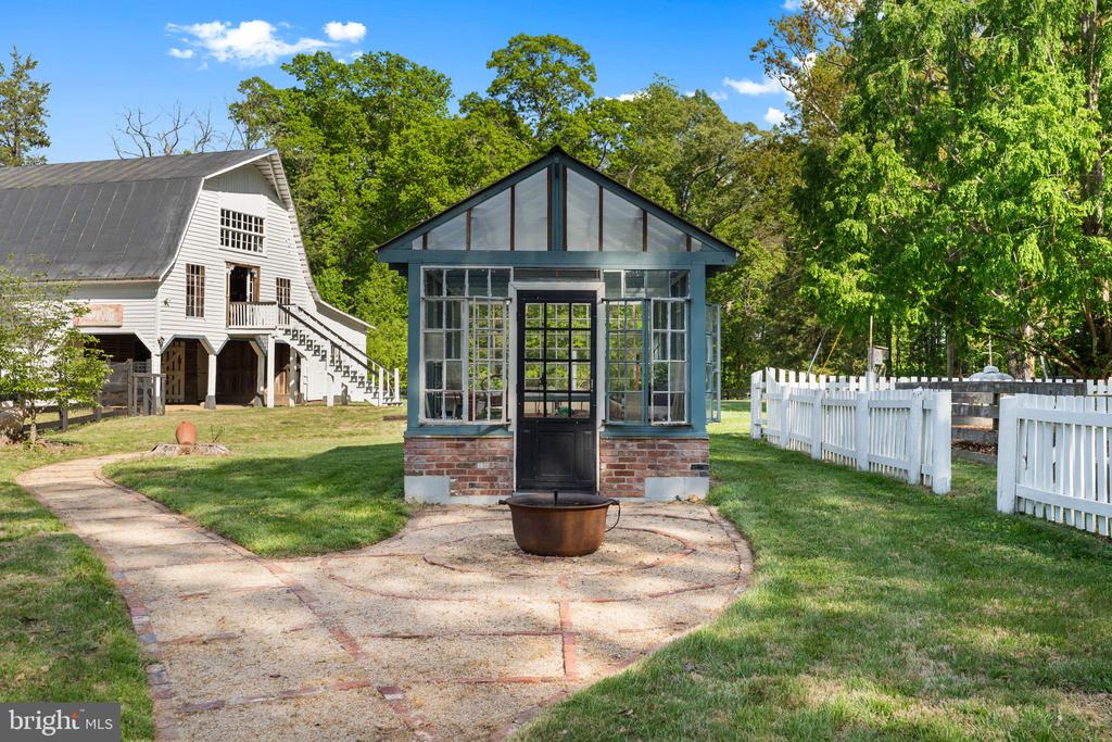 324 N BLUE RIDGE TPKE, MADISON, Virginia 22727, 5 Bedrooms Bedrooms, ,2 BathroomsBathrooms,Residential,324 N BLUE RIDGE TPKE,VAMA2002730 MLS # VAMA2002730