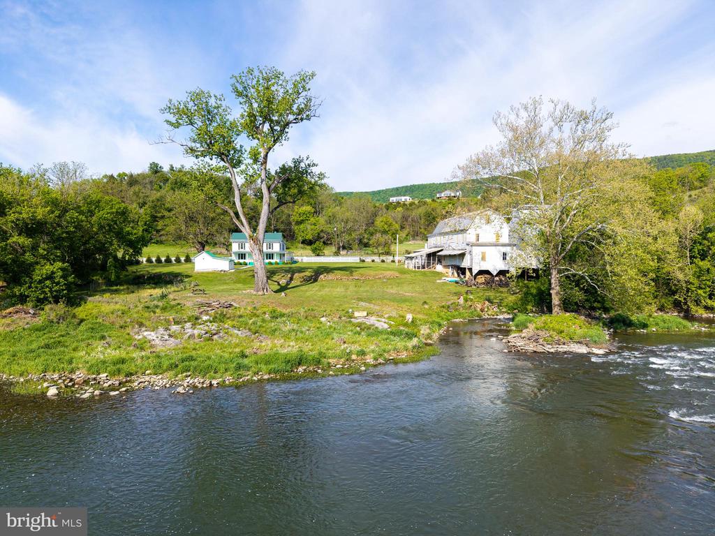 4159 U.S. HIGHWAY 340, STANLEY, Virginia 22851, 4 Bedrooms Bedrooms, ,2 BathroomsBathrooms,Residential,4159 U.S. HIGHWAY 340,VAPA2006328 MLS # VAPA2006328