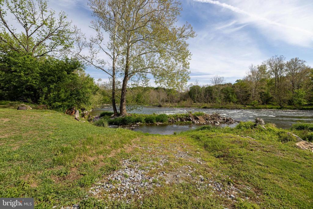 4159 U.S. HIGHWAY 340, STANLEY, Virginia 22851, 4 Bedrooms Bedrooms, ,2 BathroomsBathrooms,Residential,4159 U.S. HIGHWAY 340,VAPA2006328 MLS # VAPA2006328
