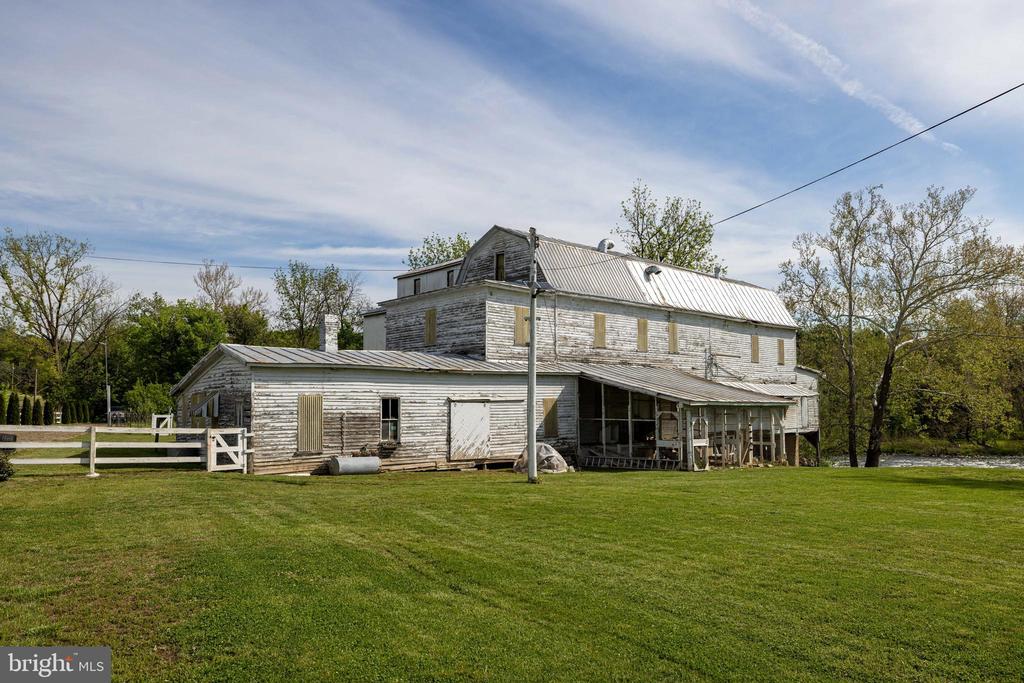 4159 U.S. HIGHWAY 340, STANLEY, Virginia 22851, 4 Bedrooms Bedrooms, ,2 BathroomsBathrooms,Residential,4159 U.S. HIGHWAY 340,VAPA2006328 MLS # VAPA2006328