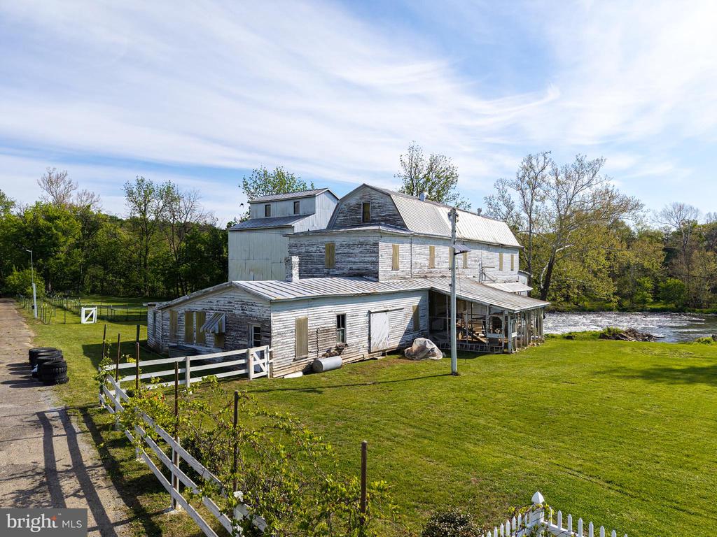 4159 U.S. HIGHWAY 340, STANLEY, Virginia 22851, 4 Bedrooms Bedrooms, ,2 BathroomsBathrooms,Residential,4159 U.S. HIGHWAY 340,VAPA2006328 MLS # VAPA2006328