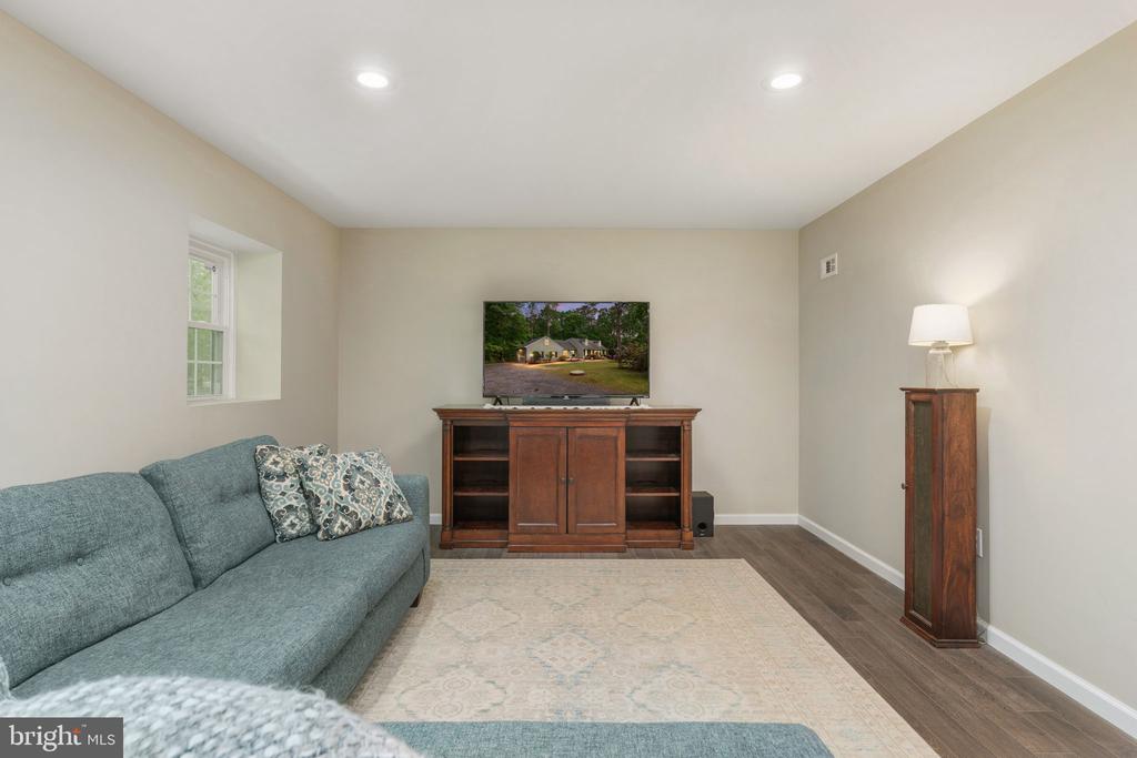8030 SINGING WOOD LN, SPOTSYLVANIA, Virginia 22553, 4 Bedrooms Bedrooms, ,3 BathroomsBathrooms,Residential,8030 SINGING WOOD LN,VASP2041604 MLS # VASP2041604