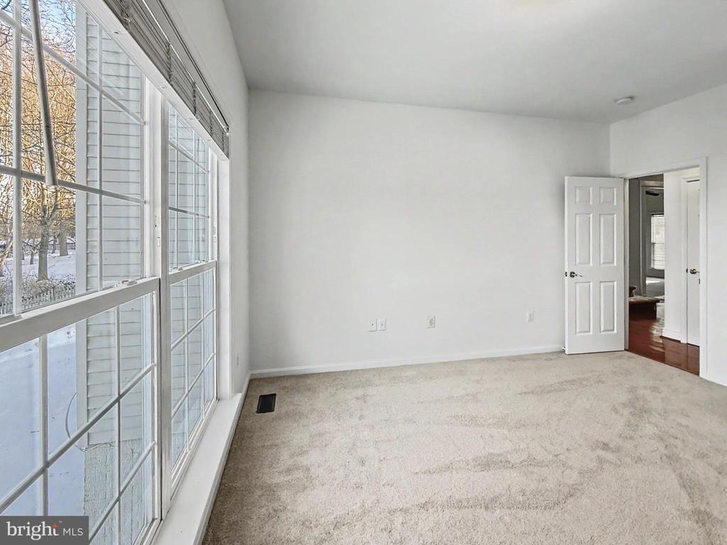 163 FALLEN LEAF CT, WARRENTON, Virginia 20186, 5 Bedrooms Bedrooms, ,3 BathroomsBathrooms,Residential,163 FALLEN LEAF CT,VAFQ2021904 MLS # VAFQ2021904