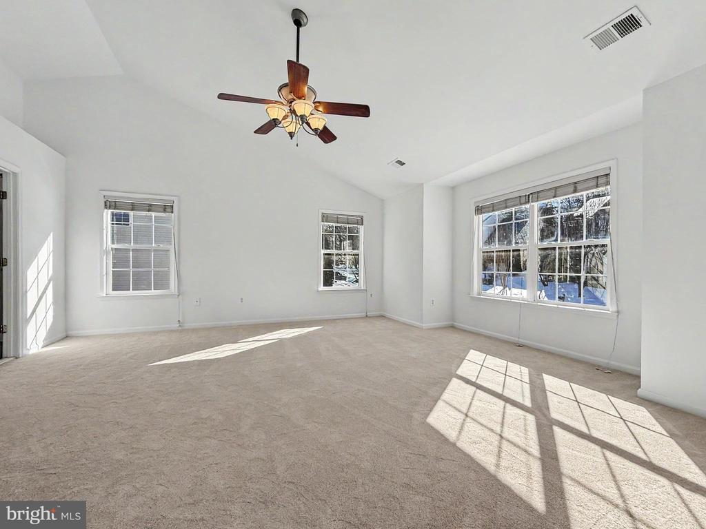 163 FALLEN LEAF CT, WARRENTON, Virginia 20186, 5 Bedrooms Bedrooms, ,3 BathroomsBathrooms,Residential,163 FALLEN LEAF CT,VAFQ2021904 MLS # VAFQ2021904
