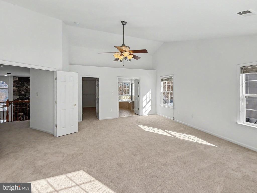 163 FALLEN LEAF CT, WARRENTON, Virginia 20186, 5 Bedrooms Bedrooms, ,3 BathroomsBathrooms,Residential,163 FALLEN LEAF CT,VAFQ2021904 MLS # VAFQ2021904