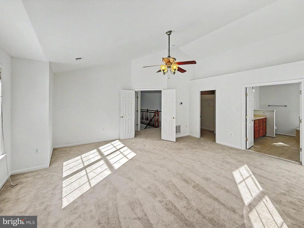 163 FALLEN LEAF CT, WARRENTON, Virginia 20186, 5 Bedrooms Bedrooms, ,3 BathroomsBathrooms,Residential,163 FALLEN LEAF CT,VAFQ2021904 MLS # VAFQ2021904