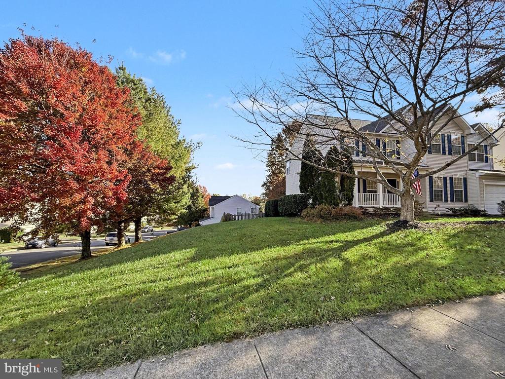 163 FALLEN LEAF CT, WARRENTON, Virginia 20186, 5 Bedrooms Bedrooms, ,3 BathroomsBathrooms,Residential,163 FALLEN LEAF CT,VAFQ2021904 MLS # VAFQ2021904