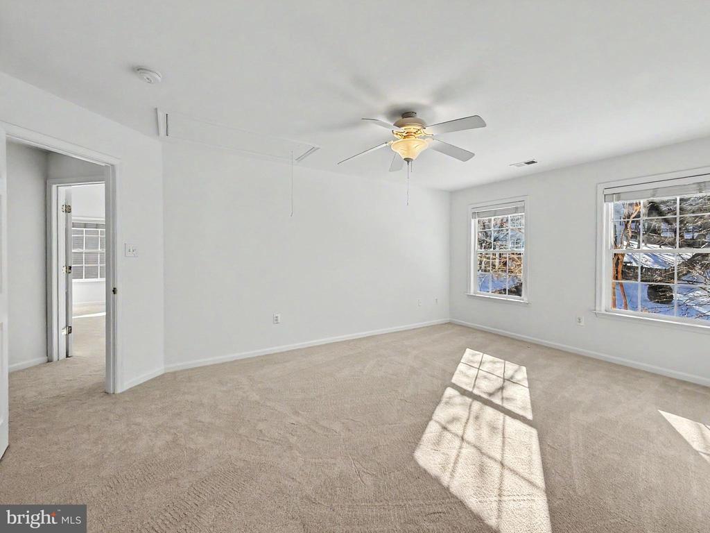 163 FALLEN LEAF CT, WARRENTON, Virginia 20186, 5 Bedrooms Bedrooms, ,3 BathroomsBathrooms,Residential,163 FALLEN LEAF CT,VAFQ2021904 MLS # VAFQ2021904