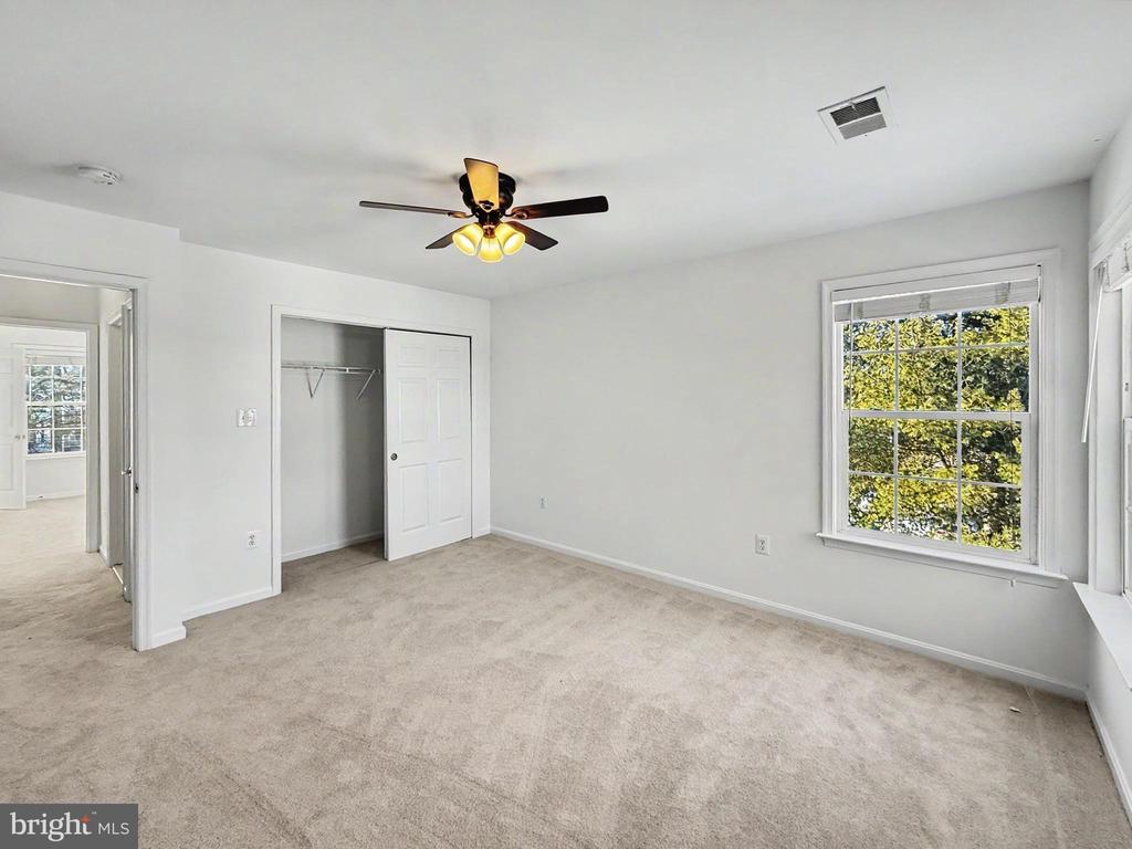 163 FALLEN LEAF CT, WARRENTON, Virginia 20186, 5 Bedrooms Bedrooms, ,3 BathroomsBathrooms,Residential,163 FALLEN LEAF CT,VAFQ2021904 MLS # VAFQ2021904