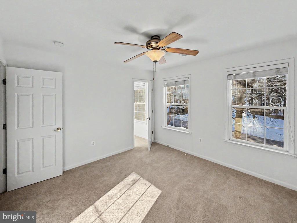 163 FALLEN LEAF CT, WARRENTON, Virginia 20186, 5 Bedrooms Bedrooms, ,3 BathroomsBathrooms,Residential,163 FALLEN LEAF CT,VAFQ2021904 MLS # VAFQ2021904