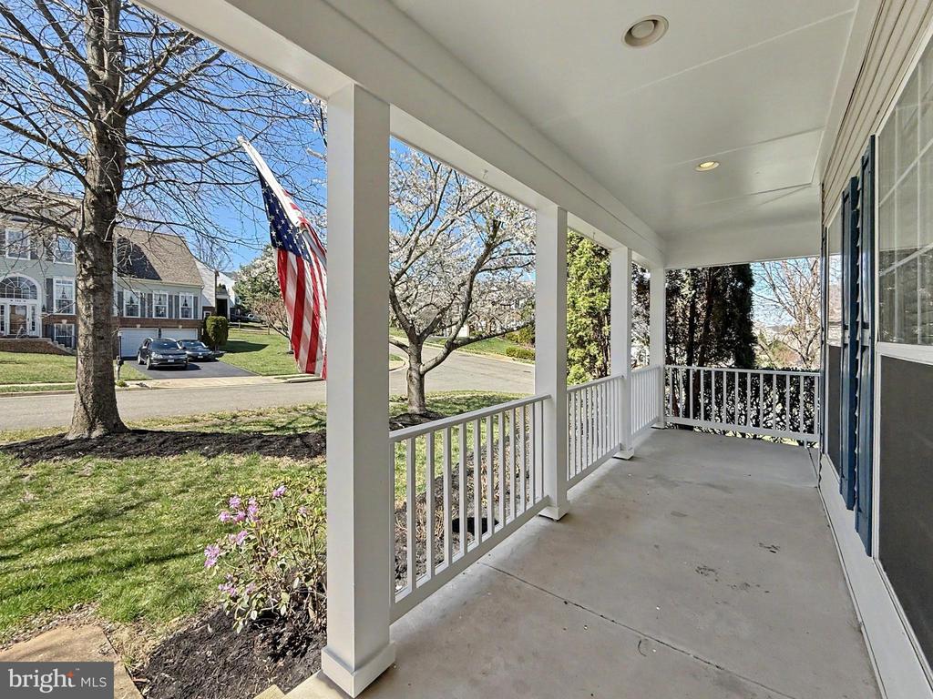 163 FALLEN LEAF CT, WARRENTON, Virginia 20186, 5 Bedrooms Bedrooms, ,3 BathroomsBathrooms,Residential,163 FALLEN LEAF CT,VAFQ2021904 MLS # VAFQ2021904