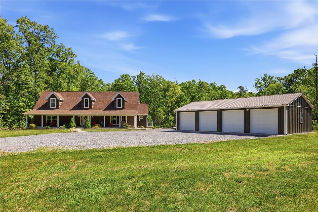 324 LOFTON RD, RAPHINE, Virginia 24472, 3 Bedrooms Bedrooms, ,3 BathroomsBathrooms,Residential,324 LOFTON RD,676769 MLS # 676769