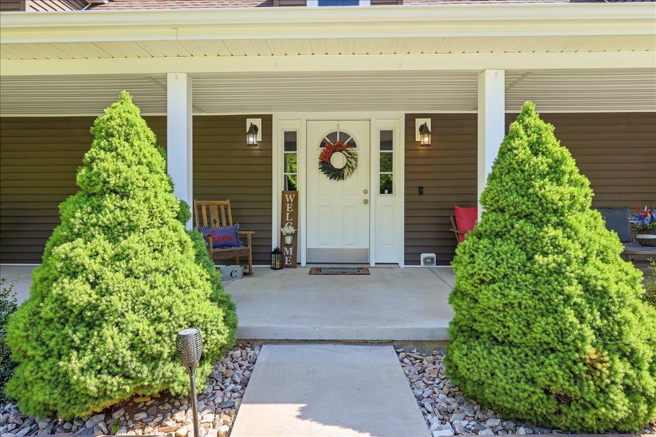 324 LOFTON RD, RAPHINE, Virginia 24472, 3 Bedrooms Bedrooms, ,3 BathroomsBathrooms,Residential,324 LOFTON RD,676769 MLS # 676769