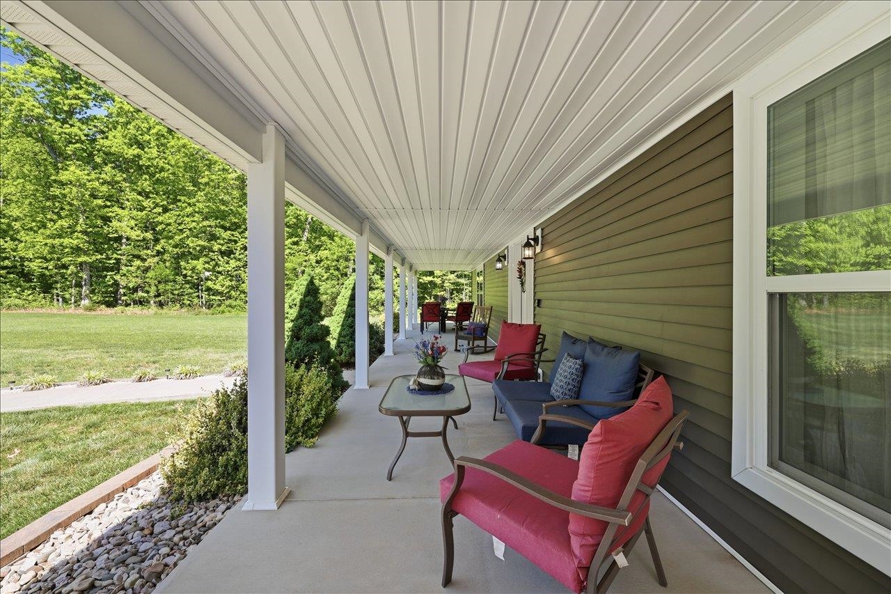 324 LOFTON RD, RAPHINE, Virginia 24472, 3 Bedrooms Bedrooms, ,3 BathroomsBathrooms,Residential,324 LOFTON RD,676769 MLS # 676769