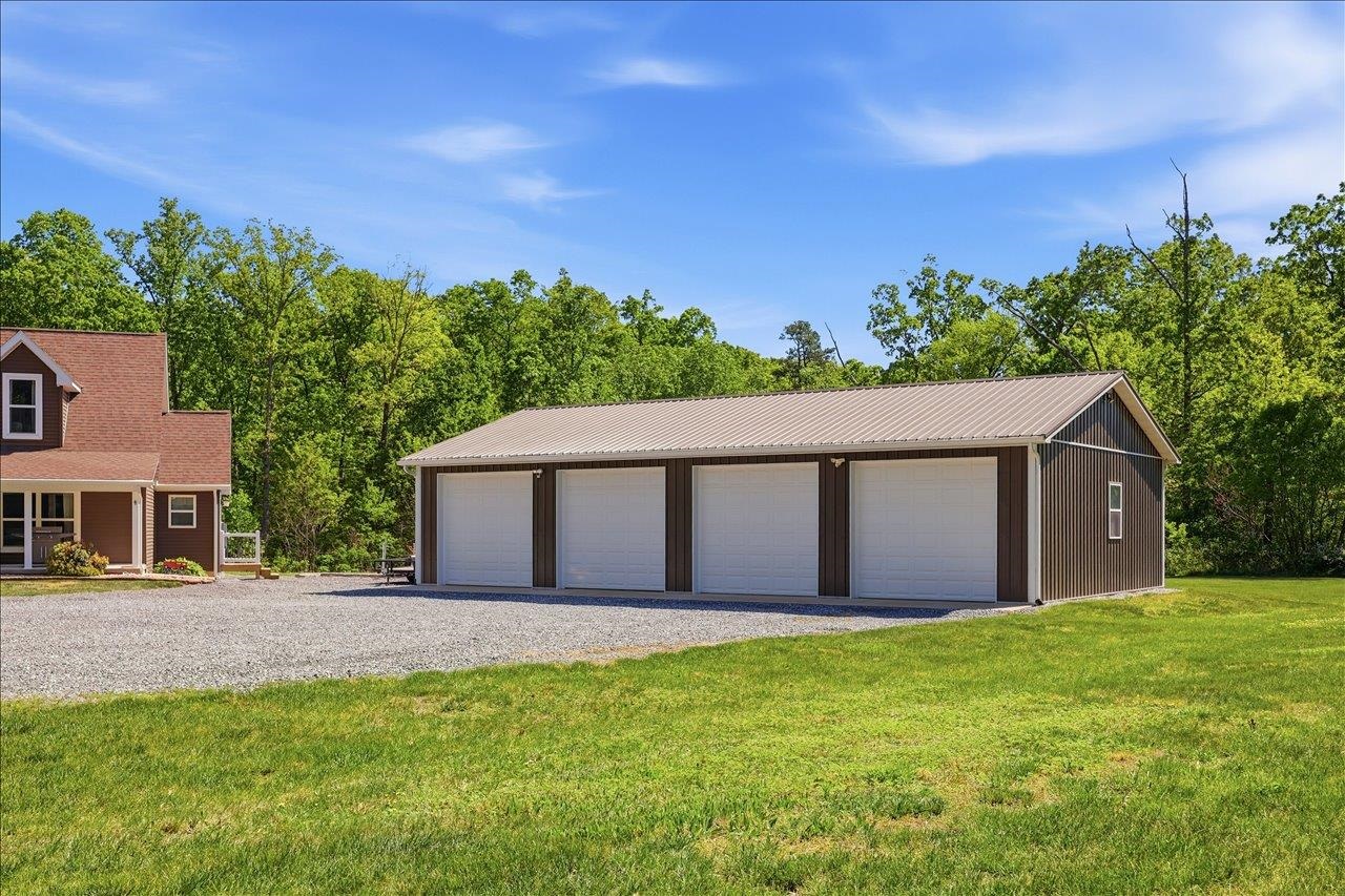 324 LOFTON RD, RAPHINE, Virginia 24472, 3 Bedrooms Bedrooms, ,3 BathroomsBathrooms,Residential,324 LOFTON RD,676769 MLS # 676769