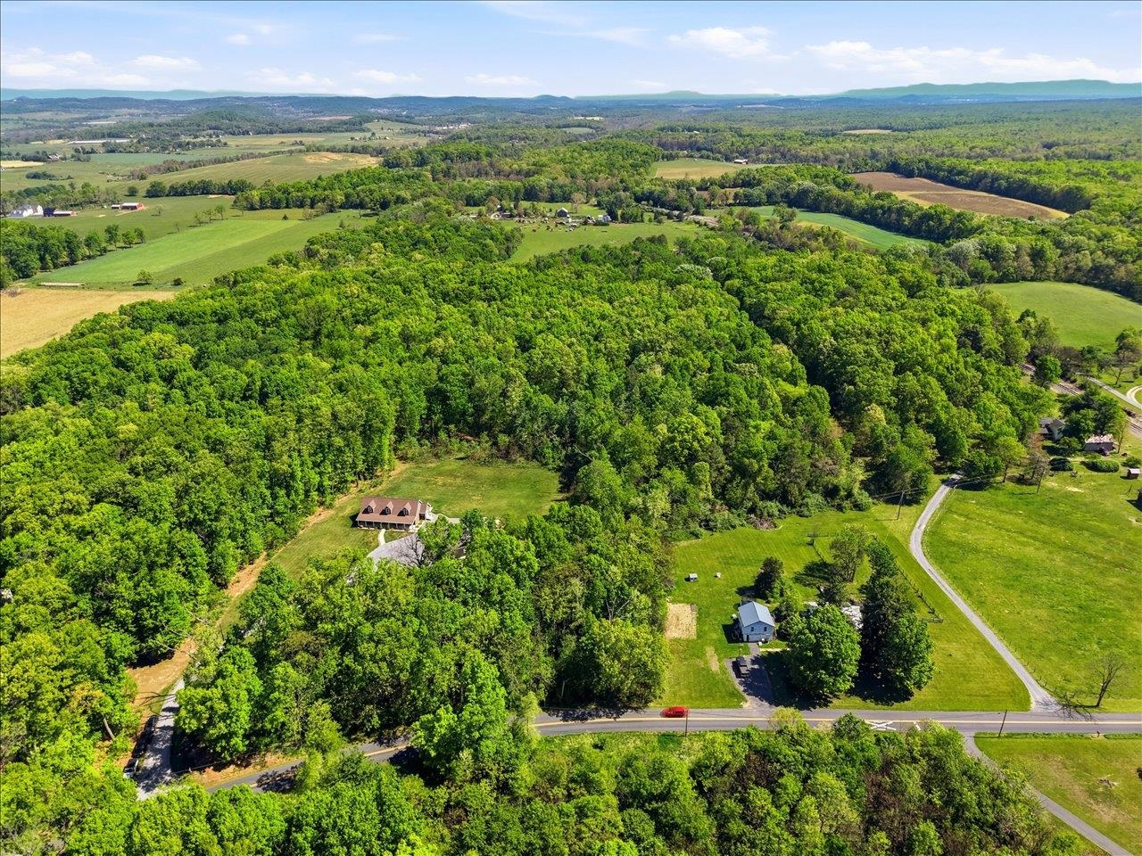 324 LOFTON RD, RAPHINE, Virginia 24472, 3 Bedrooms Bedrooms, ,3 BathroomsBathrooms,Residential,324 LOFTON RD,676769 MLS # 676769