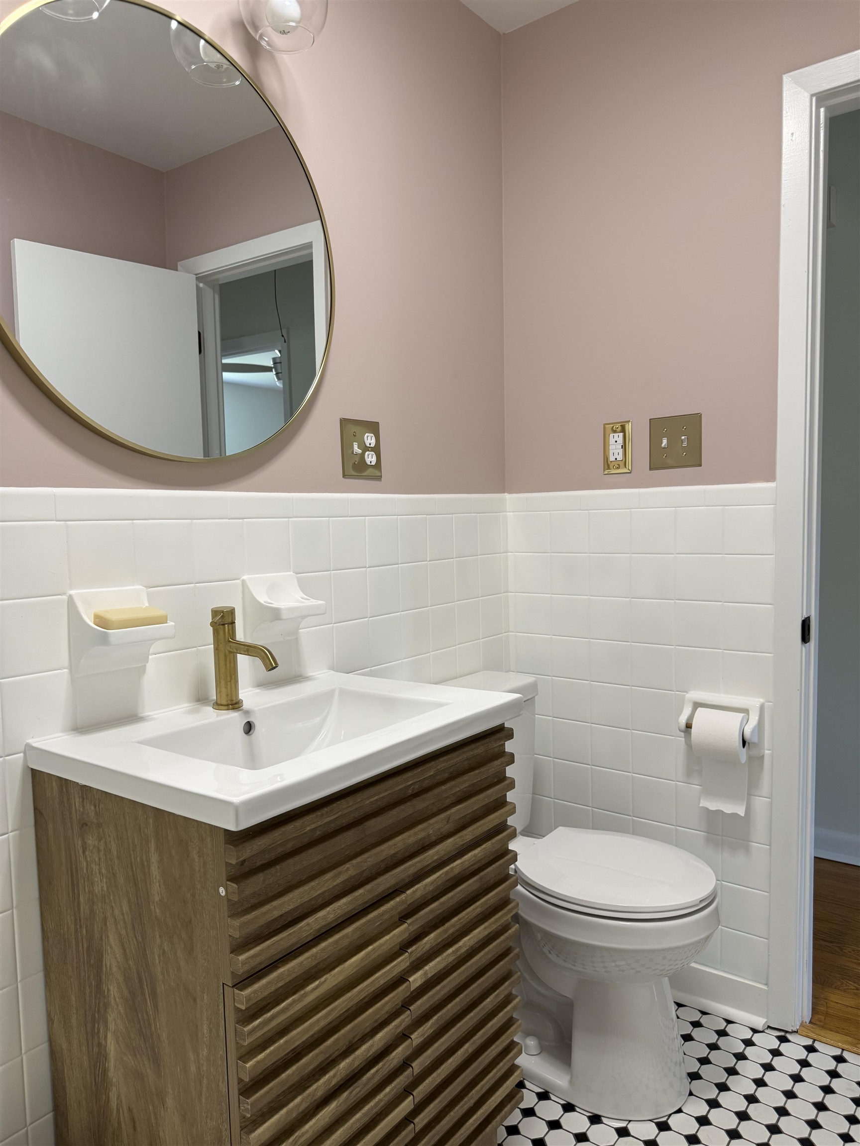 84 HUDSON AVE, STAUNTON, Virginia 24401, 3 Bedrooms Bedrooms, ,2 BathroomsBathrooms,Residential,BLK 22 LOT 1 SEC C,84 HUDSON AVE,676770 MLS # 676770