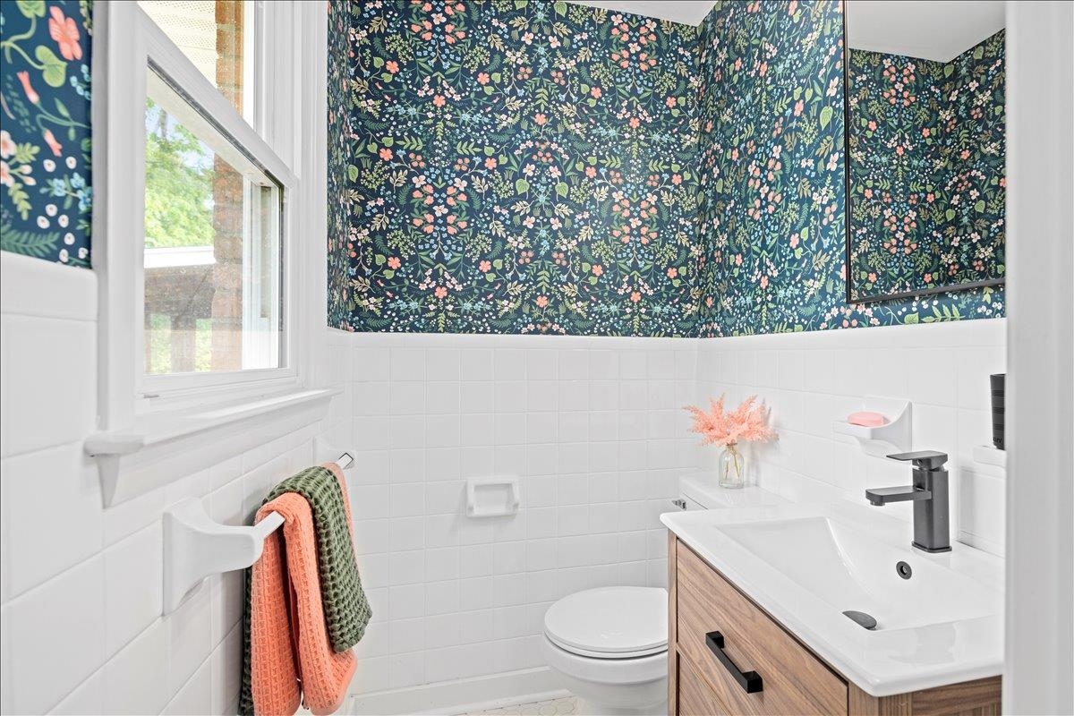 84 HUDSON AVE, STAUNTON, Virginia 24401, 3 Bedrooms Bedrooms, ,2 BathroomsBathrooms,Residential,BLK 22 LOT 1 SEC C,84 HUDSON AVE,676770 MLS # 676770
